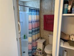 Picture of 975 Cr 461, Lake Panasoffkee, FL 33538