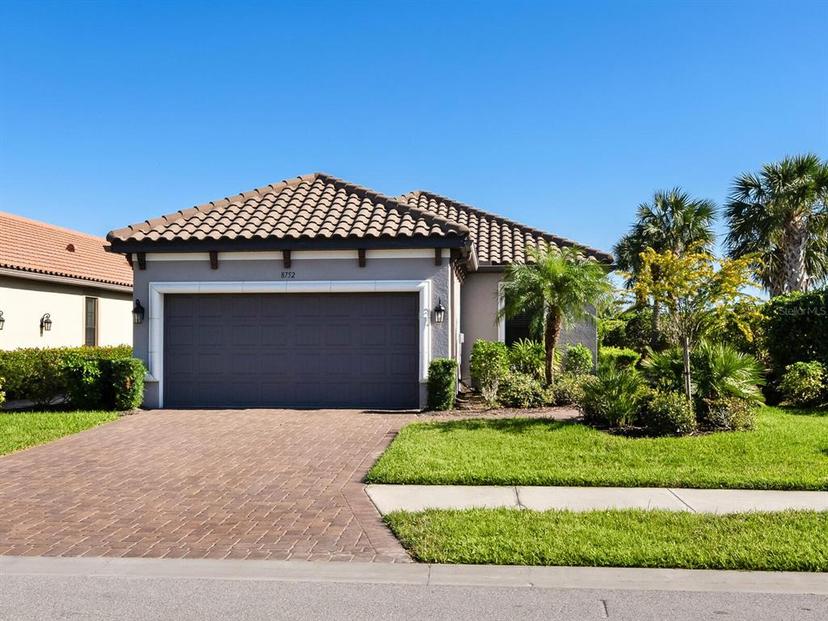 Picture of 8752 Bellussi Drive, Sarasota FL 34238
