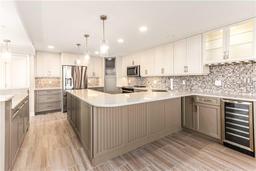 Picture of 736 Island Way Unit 606, Clearwater Beach, FL 33767