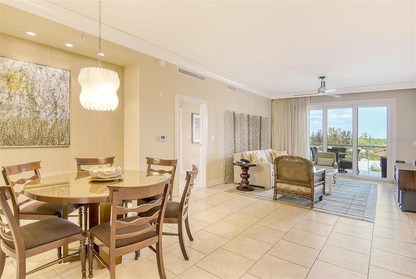 Picture of 915 Seaside Drive Unit 312, Sarasota FL 34242