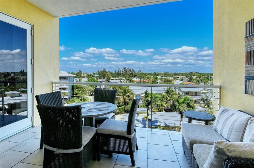 Picture of 915 Seaside Drive Unit 312, Sarasota FL 34242