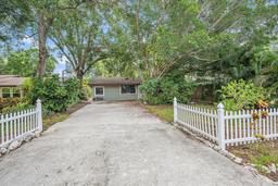 Picture of 4135 Bell Avenue, Sarasota, FL 34231