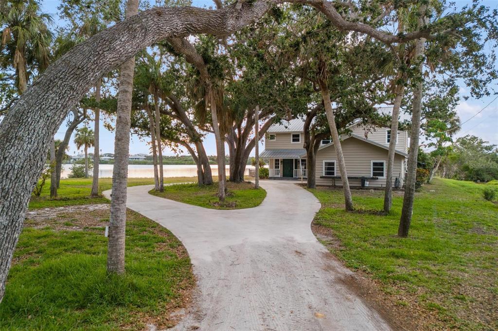 Picture of 1990-B Bayshore Drive, Englewood, FL 34223