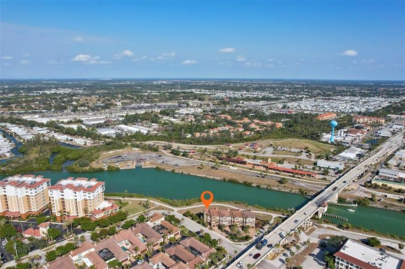 Picture of 205 E Venice Ave, Venice FL 34285