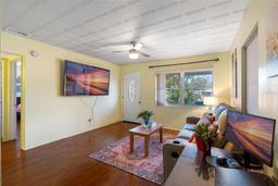 Picture of 538 Southwest Boulevard N, St Petersburg, FL 33703
