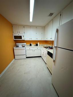 Picture of 4136 Versailles Drive Unit 4136D, Orlando, FL 32808