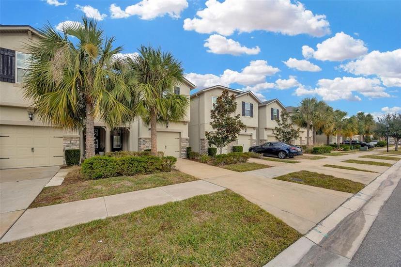 Picture of 11728 Cambium Crown Drive, Riverview FL 33569