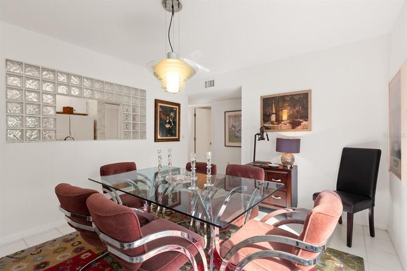 Picture of 1704 Pelican Cove Road Unit T138, Sarasota FL 34231