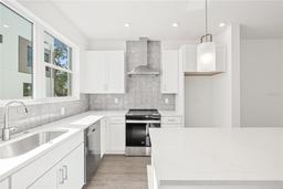 Picture of 319 15Th Street N, St Petersburg, FL 33705