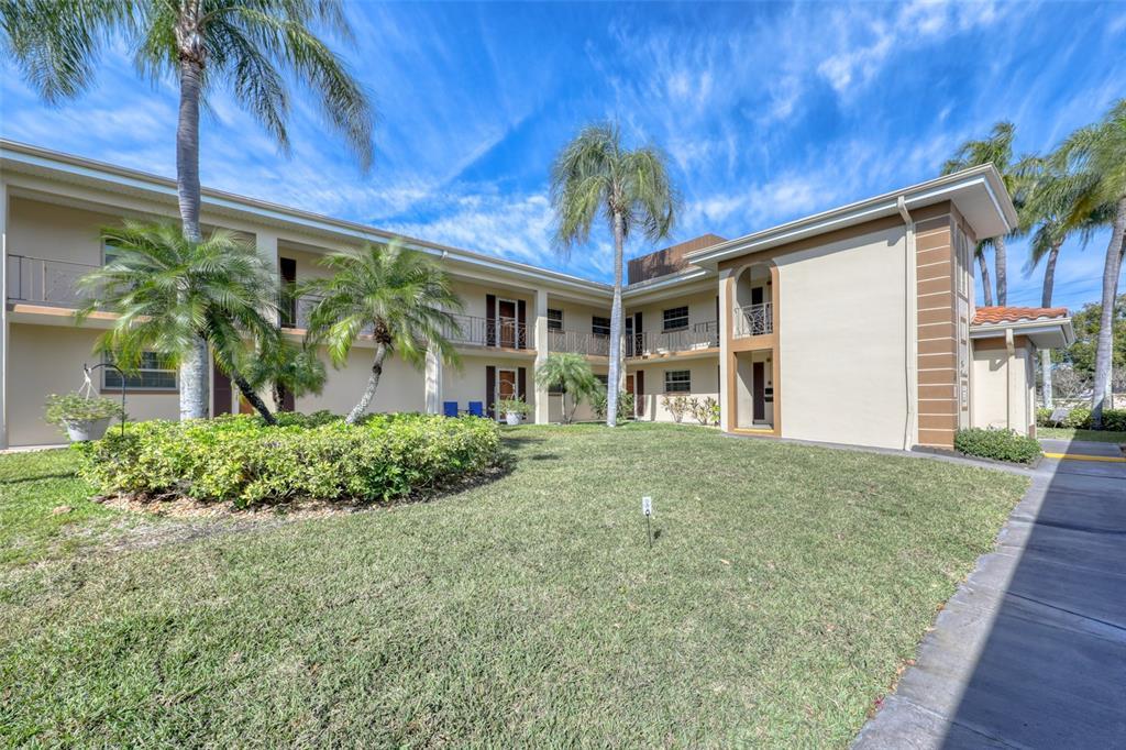 Picture of 19029 Us Highway 19 N Unit 3-13, Clearwater, FL 33764