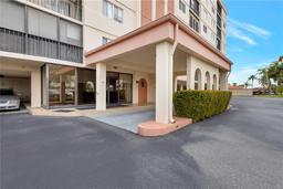 Picture of 19029 Us Highway 19 N Unit 9-301, Clearwater, FL 33764