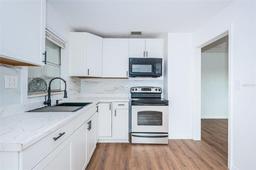 Picture of 601 Paris Avenue S, St Petersburg, FL 33701
