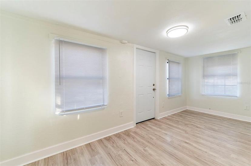 Picture of 3424 Queensboro Avenue S, St Petersburg FL 33711