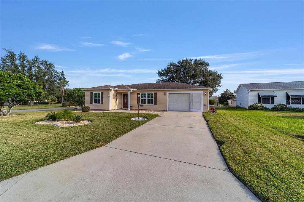 Picture of 2001 Castano Place, The Villages, FL 32159