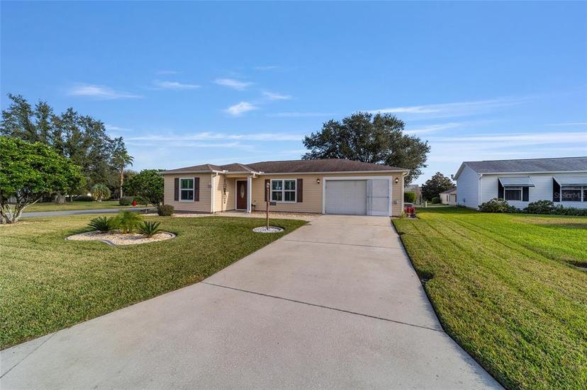 Picture of 2001 Castano Place, The Villages FL 32159