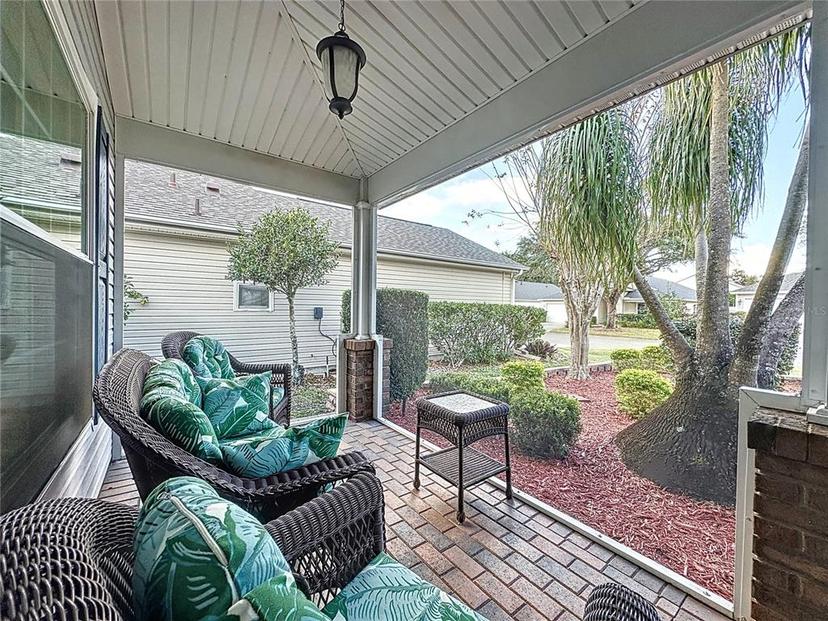 Picture of 25001 Cranes Roost Circle, Leesburg FL 34748
