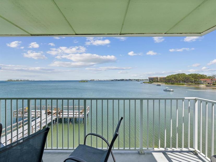 Picture of 464 N Paula Drive Unit 322, Dunedin FL 34698