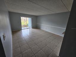 Picture of 2850 Somerset Park Drive Unit 102, Tampa, FL 33613