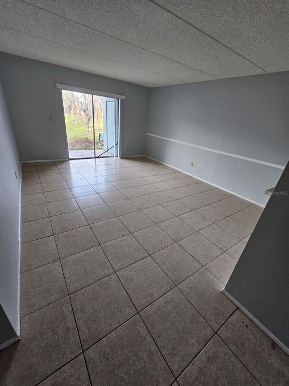 Picture of 2850 Somerset Park Drive Unit 102, Tampa FL 33613
