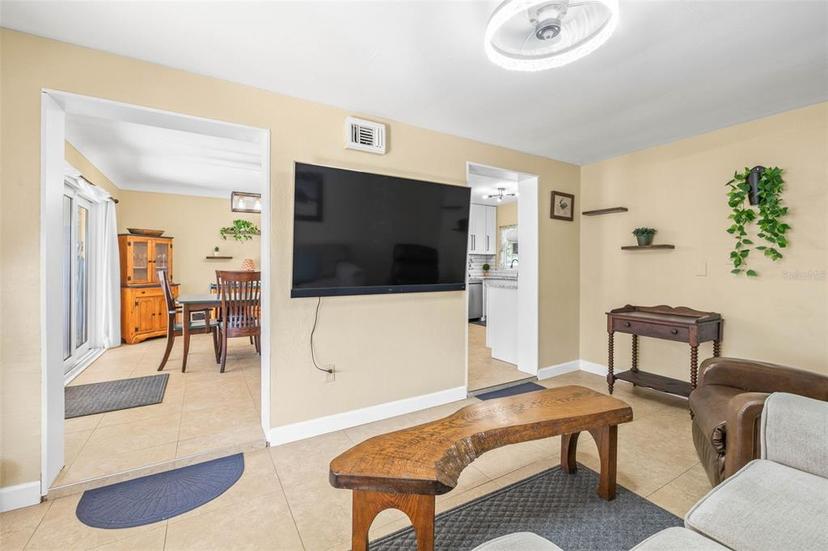 Picture of 1010 59Th Avenue N, St Petersburg FL 33703