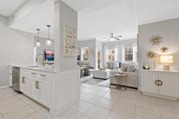 Picture of 1064 N Tamiami Trail Unit 1414, Sarasota, FL 34236