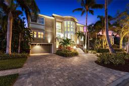 Picture of 6015 Kipps Colony Drive E, Gulfport, FL 33707