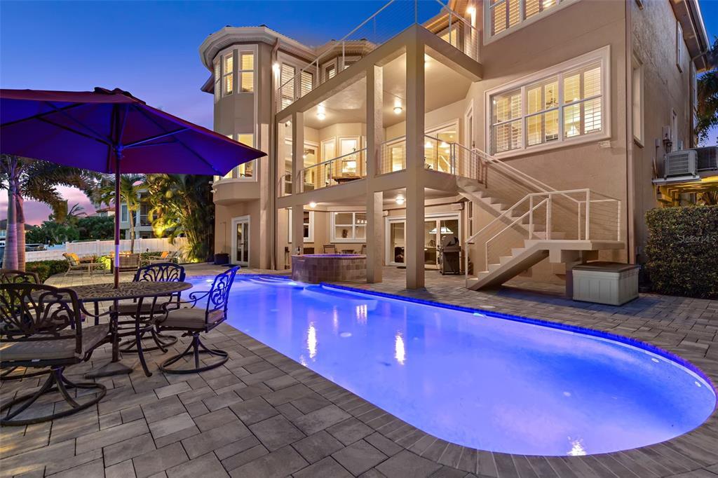 Picture of 6015 Kipps Colony Drive E, Gulfport, FL 33707