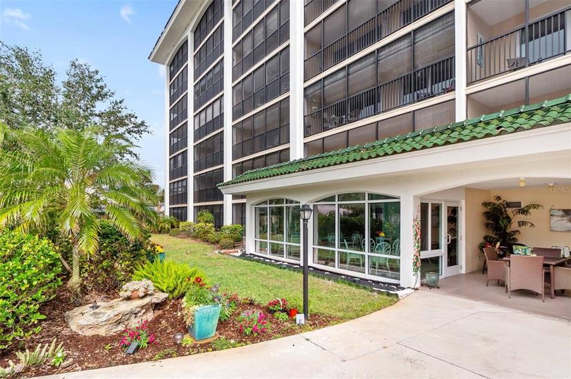 Picture of 512 W Venice Avenue Unit 401, Venice FL 34285