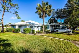 Picture of 421 Wexford Circle Unit 71, Venice, FL 34293