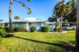 Picture of 421 Wexford Circle Unit 71, Venice, FL 34293