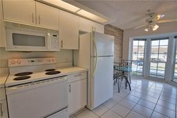 Picture of 201 Silver Lake Drive Unit 204, Venice, FL 34292