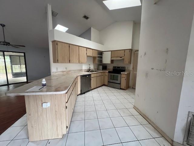 Picture of 281 E Country Club Drive, Williston FL 32696