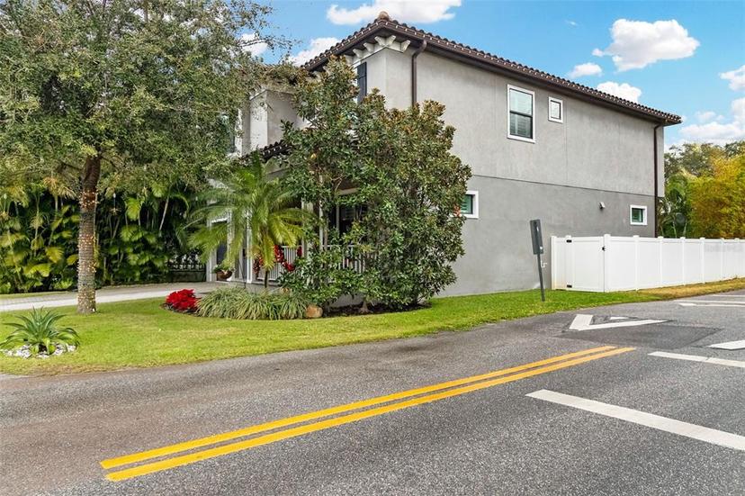 Picture of 1839 46Th Avenue N, St Petersburg FL 33714