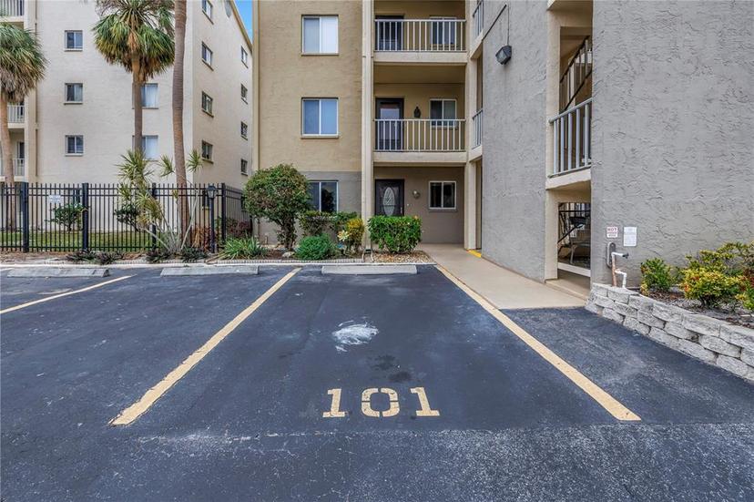 Picture of 3500 Lake Bayshore Drive Unit K-101, Bradenton FL 34205