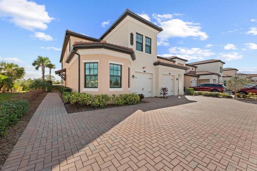 Picture of 10043 Crooked Creek Drive Unit 101, Venice FL 34293