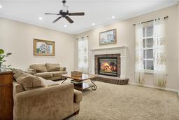 Picture of 1556 Auburn Oaks Court, Auburndale, FL 33823