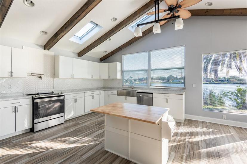 Picture of 12417 84Th Way, Largo FL 33773