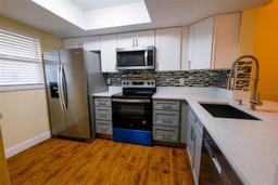 Picture of 7868 Niagara Avenue Unit 627, Tampa, FL 33617