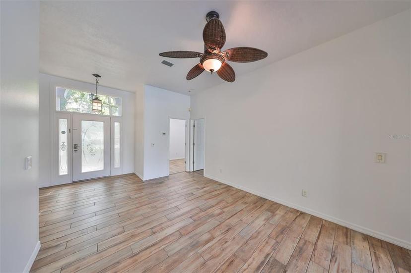 Picture of 2561 Regal River Road, Valrico FL 33596