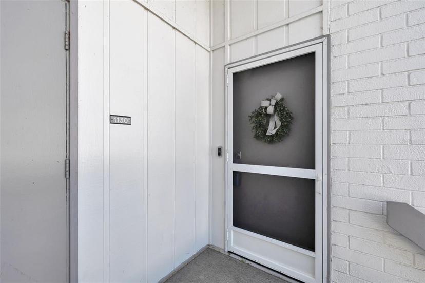 Picture of 1130 W Peppertree Lane Unit 118, Sarasota FL 34242