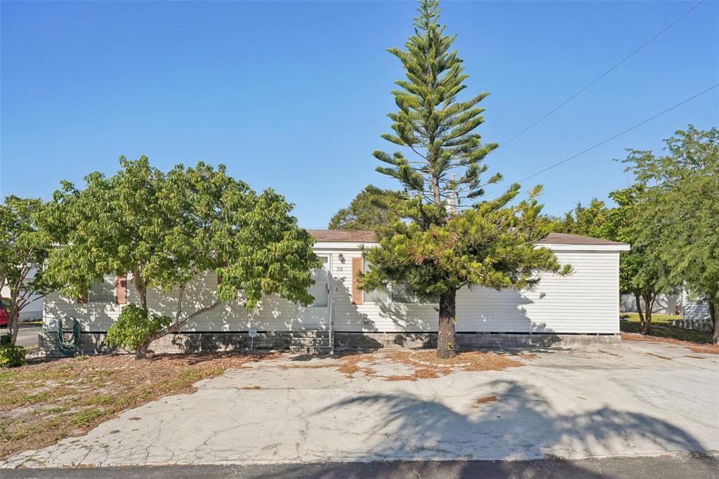 Picture of 12701 126Th Avenue Unit 38, Largo, FL 33774