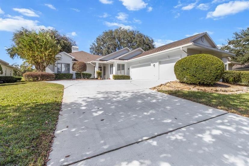 Picture of 3220 N Pinelake Village Point, Lecanto FL 34461