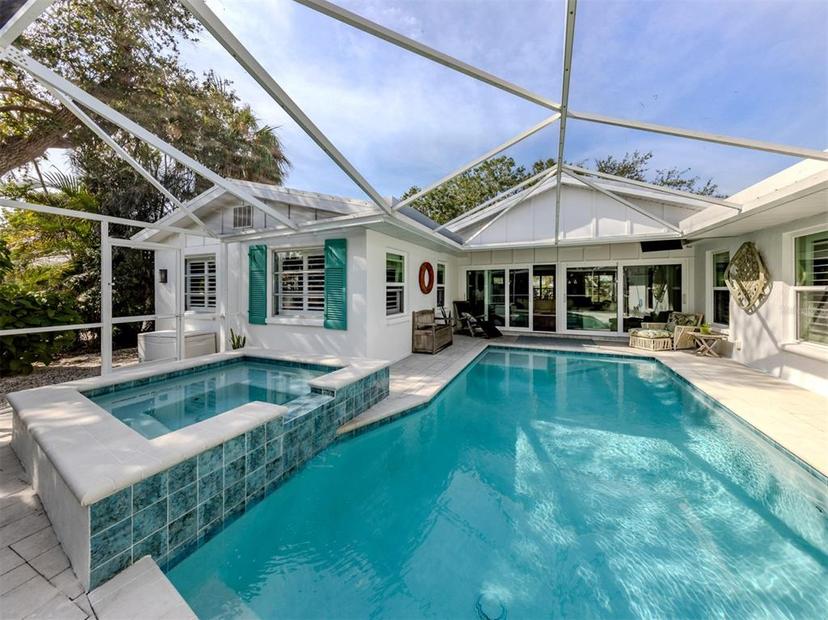 Picture of 705 Armada Road N, Venice FL 34285