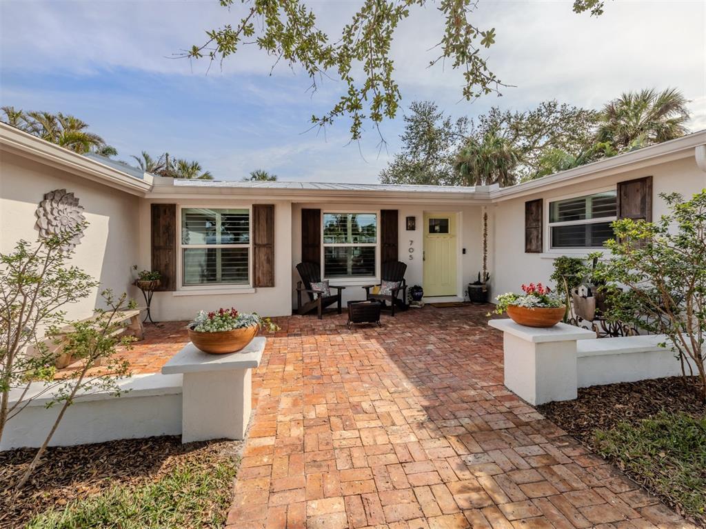 Picture of 705 Armada Road N, Venice, FL 34285