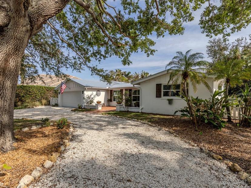 Picture of 705 Armada Road N, Venice FL 34285