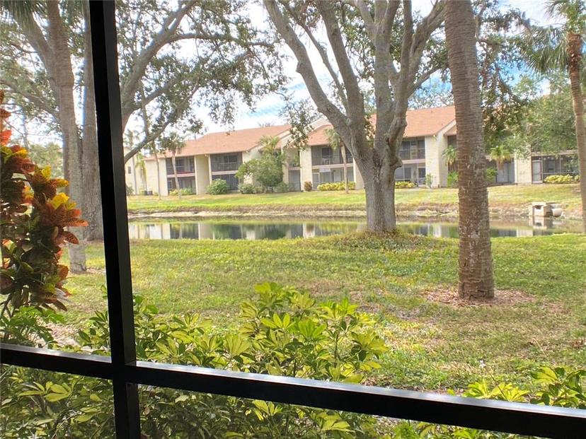 Picture of 654 Bird Bay Drive E Unit 106, Venice FL 34285