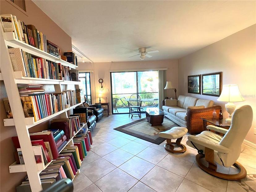 Picture of 654 Bird Bay Drive E Unit 106, Venice FL 34285