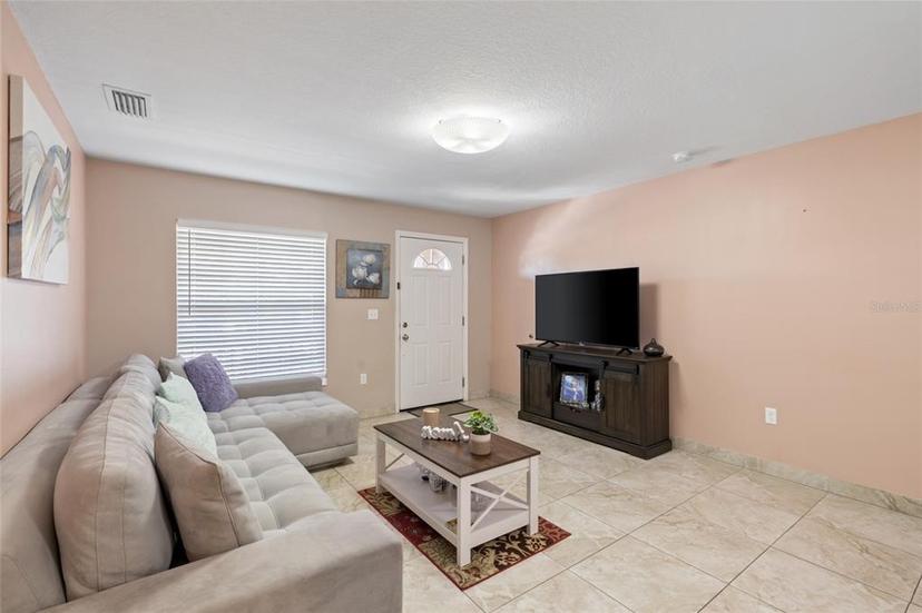 Picture of 4704 Town N Country Boulevard, Tampa FL 33615