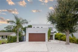 Picture of 5906 Larchwood Avenue, Sarasota, FL 34231