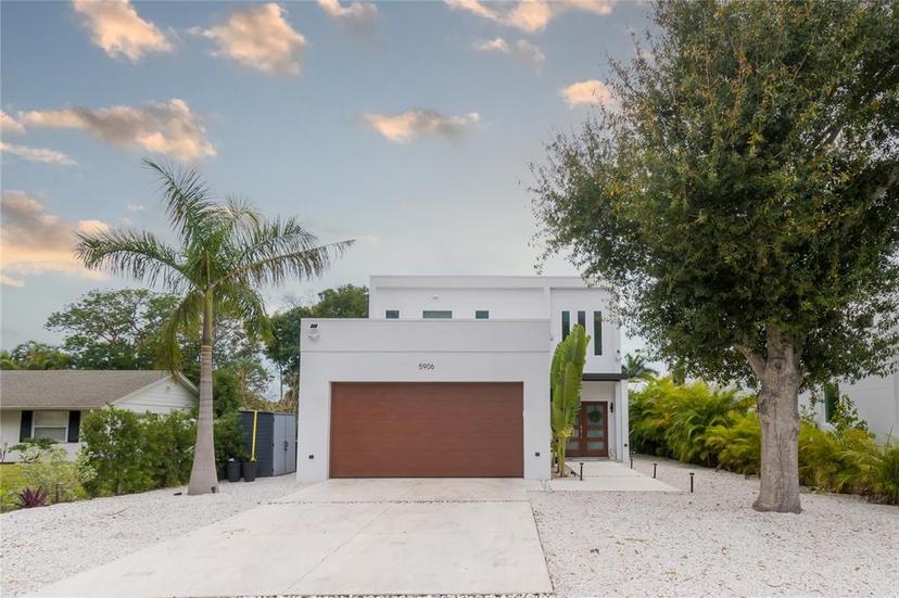 Picture of 5906 Larchwood Avenue, Sarasota FL 34231